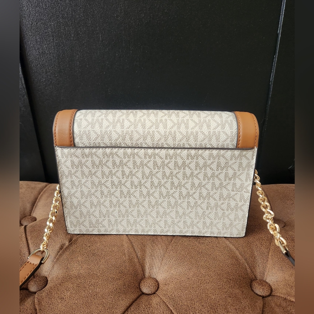 Michael Kors Vanilla Full Flap Crossbody bag - Picture 10 of 16